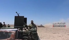 Các đơn vị quân đoàn tình nguyện số 5 tiến công trên sa mạc Syria - ảnh video