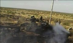 Chiếc T-90 bị hủy diệt trên chiến trường Hama - ảnh Masdar News