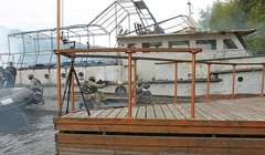 Đặc nhiệm người nhái Nga giải cứu con tin trên sông - ảnh bloger orion4.livejournal.com