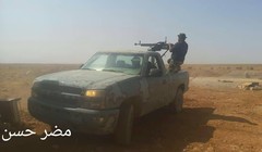 Binh sĩ Lá chắn Qalamoun tấn công hỏa lực trên vùng bán sa mạc tỉnh Hama - ảnh Masdar News