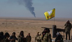 Binh sĩ lực lượng SDF trước một khu công nghiệp ở ngoại ô Deir Ezzor - ảnh minh họa South Front