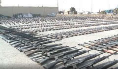 Vũ khí thu giữ được từ IS - ảnh minh họa video ANNA News