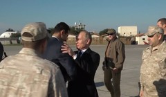Tổng thống Nga Vladimir Putin đã gặp Tổng thống Syria Bashar al-Assad trong một chuyến thăm bất ngờ căn cứ không quân Nga Khmeimim - ảnh minh họa video