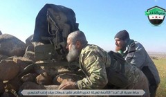 Xạ thủ chống tăng tổ chức khủng bố HTS, trước khi bị thương vì bị trúng tên lửa chống tăng - ảnh minh họa Masdar News