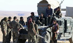 Một đơn vị dân quân người Kurd YPG với xe cơ giới Mỹ - ảnh minh họa Masdar News