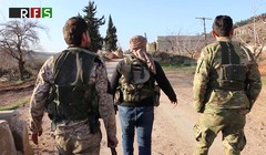 Những chiến binh FSA được Thổ Nhĩ Kỳ hậu thuẫn trên thị trấn Al-Muhammadiyah vùa bị chiếm. Ảnh minh họa Masdar News