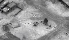 Không quân Mỹ không kích phá hủy xe tăng quân đội Syria ở Deir Ezzor