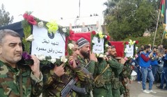 Đám tang những chiến binh thuộc lực lượng Săn IS trên chiến trường Deir Ezzor sau cuộc không kích của Mỹ