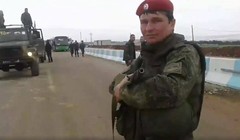 Quân đội Syria vượt cửa khẩu al-Ziyara dưới sự hộ tống của quân cảnh Nga - ảnh minh họa video truyền thông quân đội Syria