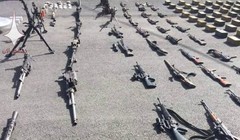 Vũ khí vận chuyển lậu thu giữ được trên vùng ngoại ô Damascus - ảnh minh họa Masdar News