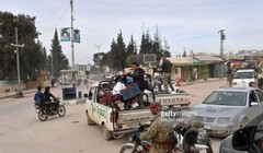 Các tay súng thánh chiến cướp bóc tài sản ở thành phố của người Kurd Afrin