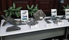 Lỗ đạn phá (các điểm khoanh) trên những mảnh tên lửa Mỹ bị bắn hạ tại Syria