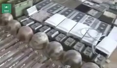 Kho vũ khí khổng lồ của lực lượng Hồi giáo cực đoan ở Douma.Ảnh minh họa video.