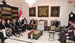 Lãnh tụ luật Hồi giáo tối cao Syria gặp phái đoàn nghị viên châu Âu. Ảnh Muraselon