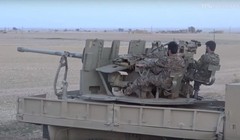 Chiến binh người Kurd trên sa mạc tỉnh Hasakah. Ảnh minh họa Masdar News