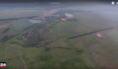 Quân đội Donesk pháo kích tiêu diệt các hỏa điểm của binh sĩ Ukraina. Ảnh minh họa video