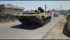 Xe thiết giáp quân đội Syria tiến công trên chiến trường Daraa. Ảnh South Front