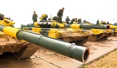 Đội xe tăng Việt Nam tham gia huấn luyện băn ở thao trường Alabino gần Moscow.  Ảnh video TVZvezda