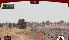 Lực lượng quân tình nguyện SSNP tấn công trên sa mạc Sweida. Ảnh SSNP