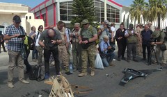 Quân đội Nga giới thiệu các UAV bị bắn hạ trên căn cứ sân bay quân sự Hmeimim. Ảnh video Ruptly