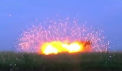 Dân quân Donesk thử nghiệm đầu đạn nổ phá mảnh nhiệt áp mới. Ảnh TVZvezda