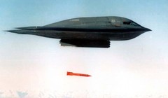 Máy bay ném bom B-2 Spirit thử nghiệm bom hạt nhân B61-12. Ảnh Militarywatchmagazine