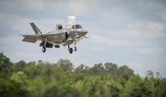 Máy bay tiêm kích tàng hình thế hệ 5 F-35B hạ cánh ở sân bay Beaufort, Nam Carolina. Ảnh Military.Com
