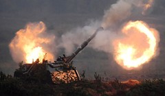 Pháo binh quân đội Syria pháo kích trên chiến trường Sweida