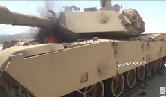 Một chiếc tăng Abrams của Ả rập Xê út bị Houthis thiêu hủy. Ảnh mạng xã hội Yemen Observer.