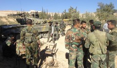 Binh sĩ lực lượng An ninh Quân đội Syria trên vùng ngoại ô Damascus.