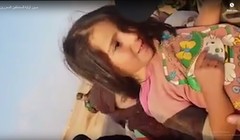 Một con tin trẻ em được giải phóng ở Sweida.