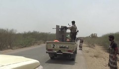 Các tay súng vũ trang Yemen được Liên minh quân sự vùng Vịnh hậu thuẫn tấn công lực lượng Houthi. Ảnh minh họa: Masdar News.