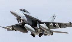 Hệ thống cảm biến hồng ngoại IRST21 trên F / A-18E / F Super Hornet. Ảnh MilitaryLeak