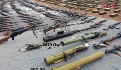 Quân đội Syria thu giữ vũ khí ở Quneitra, Tây Ghouta. Ảnh: SANA.