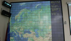 Màn hinh điều khiển theo dõi thử nghiệm tên lửa đánh chặn A-235 Nudol. Ảnh TopWar