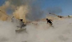 Các đơn vị quân đội Syria pháo kích mãnh liệt, tấn công các nhóm Hồi giáo cực đoan ở Hama, Idlib. Ảnh minh họa: Masdar News.