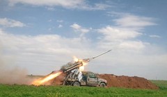 Lực lượng Hồi giáo cực đoan phóng tên lửa tự chế vào chiến tuyến quân đội Syria. Ảnh minh họa South Front