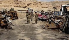 Lực lượng Dân chủ Syria tuần tra trong trại IS ở Baghouz, thuộc địa phận tỉnh Deir Ezzor.