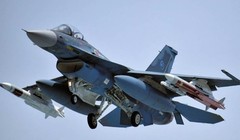 Máy bay chiến đấu F-2 Nhật Bản mang tên lửa siêu âm ASM-3 thử nghiệm. Ảnh: Military Leak.