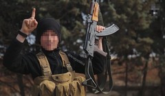 Một tay súng khủng bố IS trên chiến trường Syria. Ảnh minh họa: Masdar News.