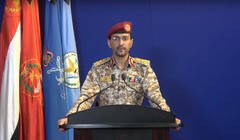 Phát ngôn viên lực lượng kháng chiến Yemen, thiếu tướng Yahya Sari thông báo về chiến thắng của Houthi. Ảnh South Front