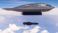 Máy bay ném bom chiến lược tàng hình B-2 thả bom GBU-57. Ảnh The Drive