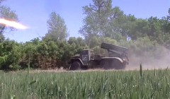 Pháo phản lực Grad quân đội Nga phóng đạn. Ảnh minh họa video