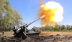 Pháo binh Nga pháo kích trên hướng Nikolaev. Ảnh RT