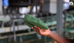 Vật liệu coban trong pin xe điện Lithium-ion. Ảnh video CNBC.