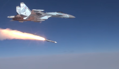 Máy bay tiêm kích Nga phóng tên lửa không đối không tầm xa R-37M. Ảnh South Front.