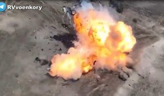 Tên lửa không đối đất không quân Nga phá hủy mục tiêu vũ khí trang bị quân đội Ukraine. Ảnh minh họa RusVesna. 