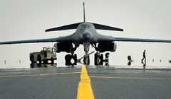 Máy bay ném bom B-1B Lancer.