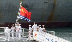 Ngày 9/8/2016, tại Thanh Đảo, phía Trung Quốc tiếp đón Đô đốc Scott Swift, Tư lệnh Hạm đội Thái Bình Dương, Hải quân Mỹ. Ảnh: Navy.mil.