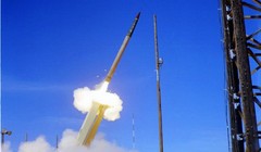 Tên lửa đánh chặn thuộc hệ thống phòng thủ khu vực tầm cao giai đoạn cuối (THAAD)